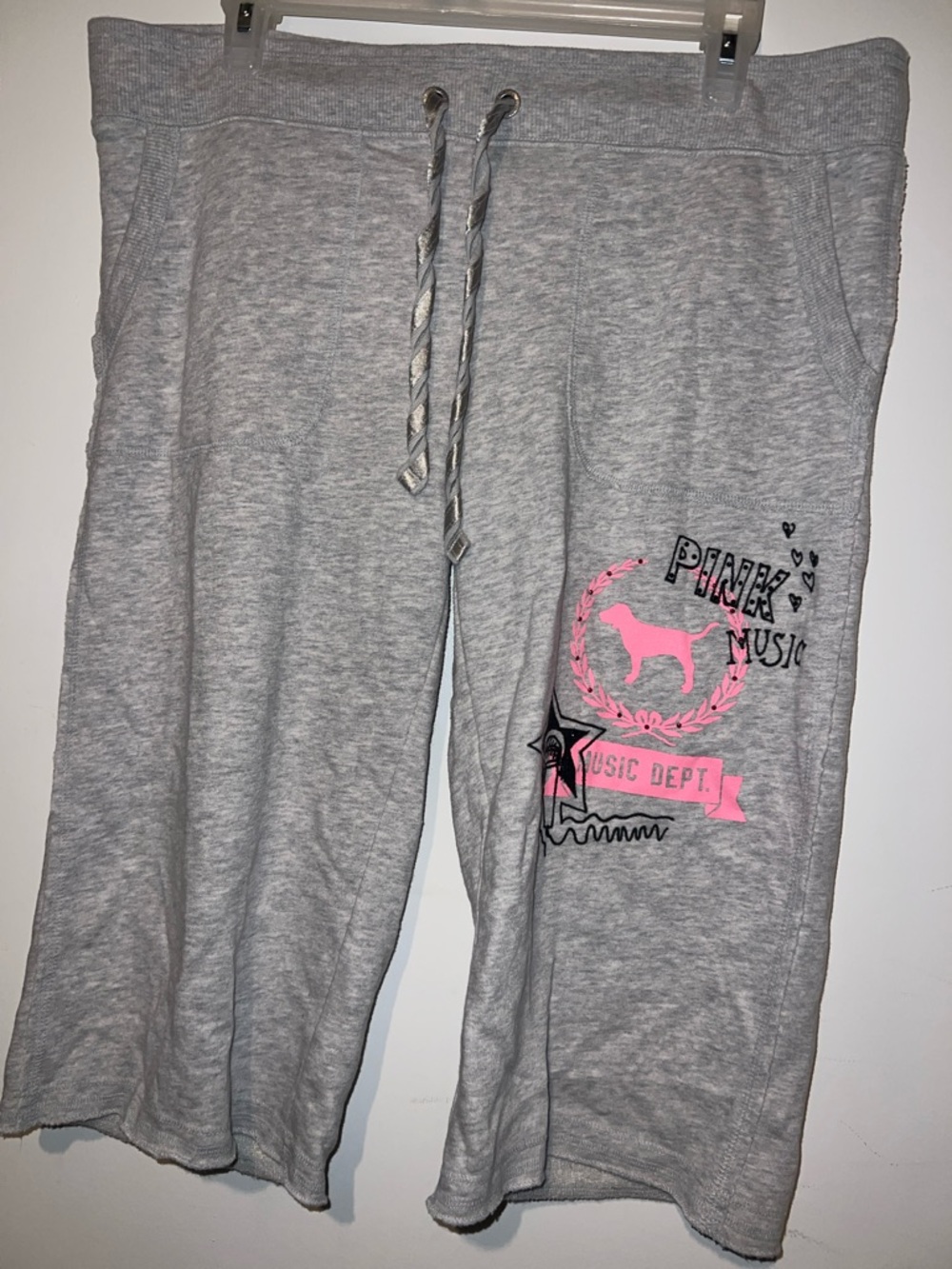 PINK Victoria's Secret Gray Capri Sweatpants with Pink Graphic